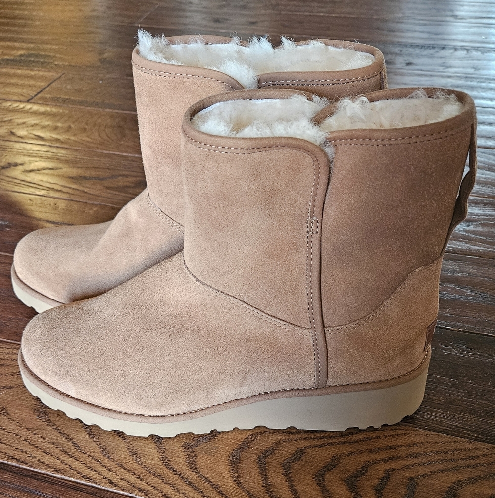 Women's Tan Suede Boots